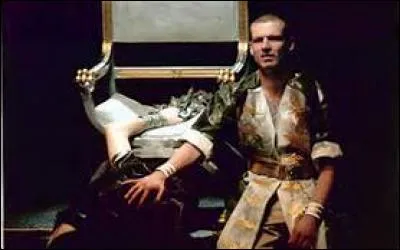 Un peu stratège, un peu discret, un peu important... Je suis le gouverneur de Britannicus ! Qui suis-je ?