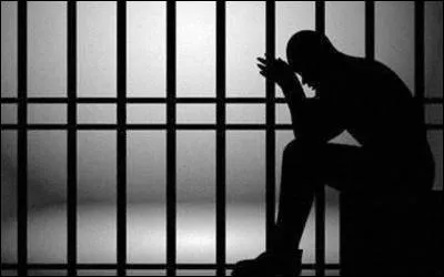 Qui a pour secret "Je suis né en prison" ?