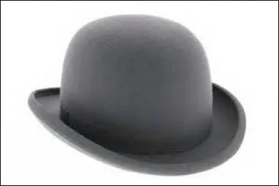 Charlot, Laurel et Hardy ainsi que John Steed portent un chapeau cloche.