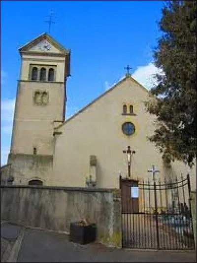 Voici l'&eacute;glise Saint-Maurice de Guinkirchen. Village lorrain, il se situe dans le d&eacute;partement ...