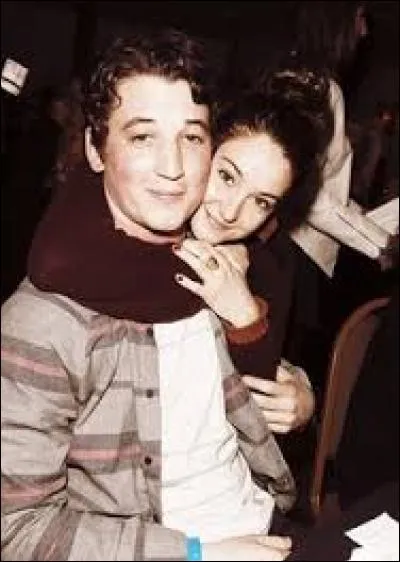 Dans le livre "Insurgent" ( le second ) pourquoi Peter a-t-il sauvé la vie de Tris après sa "fausse mort" suite aux expériences de Jeanine ?