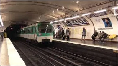 La station la Fourche est desservie par :