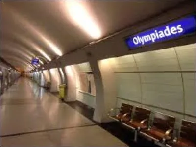 La station Olympiades est desservie par :