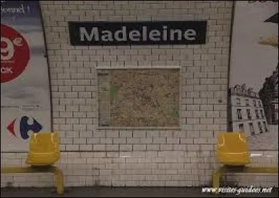 La station Madeleine est desservie par :