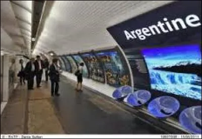 La station Argentine est desservie par :