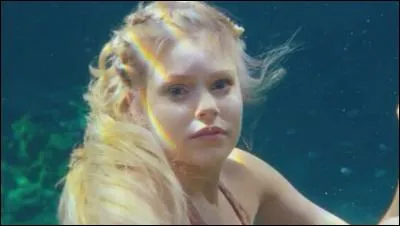 Cette sirène a-t-elle un lien de parenté avec Sirena ?