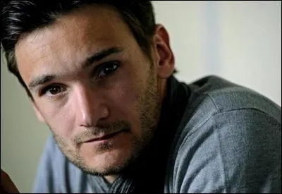 Dans quelle discipline s'illustre le sportif Hugo Lloris ?