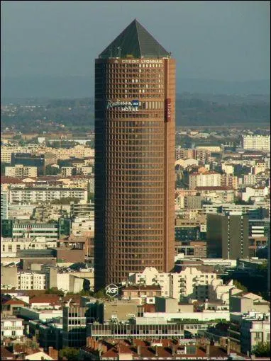 Comment s'appelle cette tour ?