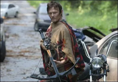 Qui finit avec le poncho de Daryl ?