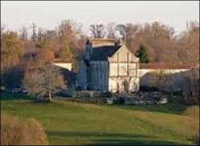 Nous partons à la découverte de l'abbaye de Puypéroux, à Aignes-et-Puypéroux. Village de l'arrondissement d'Angoulême, il se situe dans le département ...