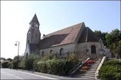 Voici l'église Saint-Sindulphe, à Aussonce. Village Ardennais, il se situe dans la nouvelle région ...