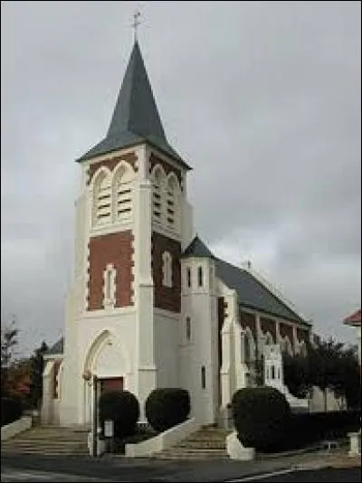 Voici l'église Saint-Léger de Mercatel. Commune de l'arrondissement d'Arras, elle se situe dans le département ...