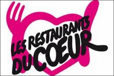 Dans la chanson des restos du coeur, comment débute le refrain ?