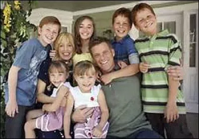 Lequel des enfants Scavo donnera un enfant à Julie Mayer ?