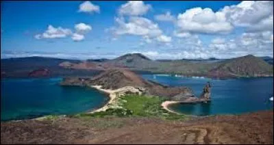 Les îles Galápagos sont un archip___ de l'Équateur.