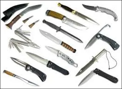 Parmi ces armes, laquelle est considérée comme une arme blanche ?