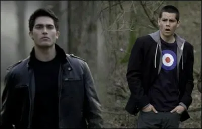 Où Derek et Stiles se trouvent-ils pris au piège par le Kanima ?