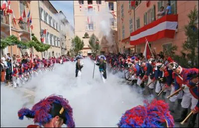 La Bravade est une cérémonie ancienne au cours de laquelle...