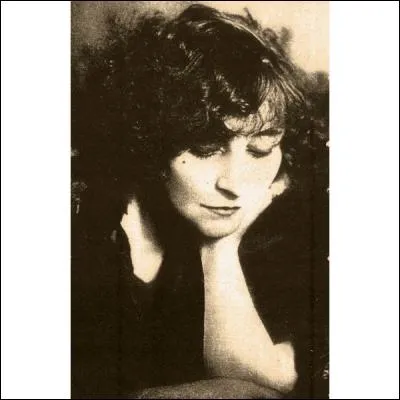 Quel est le nom de la grande romancière française qui s'installa à Saint-Tropez ?