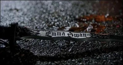 Comment Emma devient-t-elle la Ténébreuse?