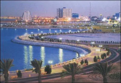 À quel pays appartient la ville de Khobar, 456 000 habitants en 2007 ?
