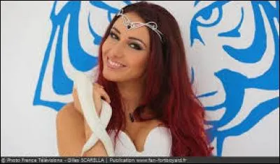 Quel animal est peint sur le mur derrière Blanche ?