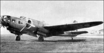 Mis en service en 1938, ce bombardier, qui s'est avéré trop lent, a surtout été utilisé pour des opérations de reconnaissance avant d'être retiré du service. De quel avion s'agit-il ?