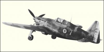 Mis en service en 1938, c'est, avec 1000 exemplaires produits, le chasseur le plus utilisé par l'armée française; mais il est dépassé - surtout en vitesse - par le Messerschmitt allemand. De quel avion s'agit-il ?