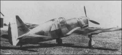 Ce chasseur léger, moderne mais trop peu puissant n'est pas utilisé par l'armée de l'air. Seuls quelques exemplaires seront livrés aux pilotes polonais. De quel avion s'agit-il ?