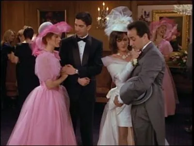 Lors d'un mariage, il peut arriver que l'héroïne ou le héros du film, voire un personnage proche, rencontre l'amour... Cela s'est vu dans... ?