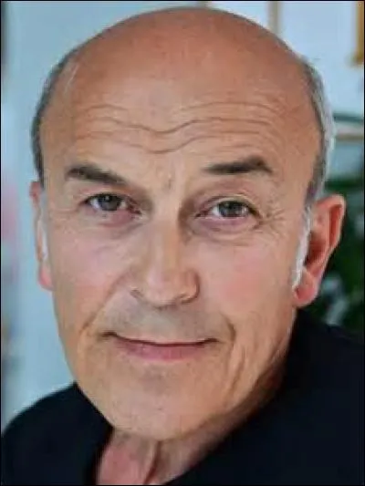 Comment se prénomme Monsieur Parisot ?