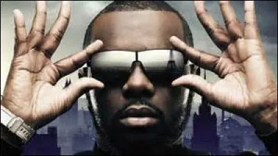 Pourquoi porte-t-il des lunettes ?