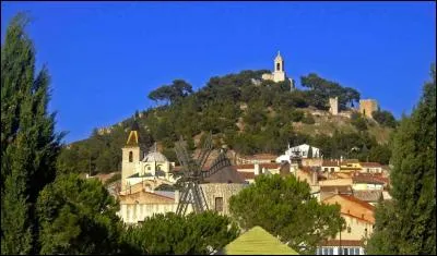 Comment s'appellent les habitants de Allauch (prononcez "Allo") ?