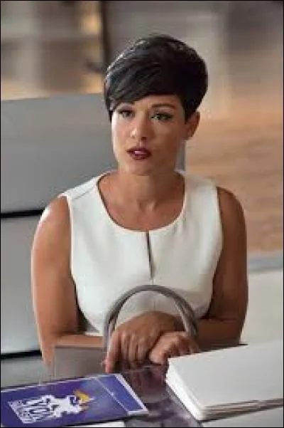 De qui Anika tombe-t-elle enceinte ?