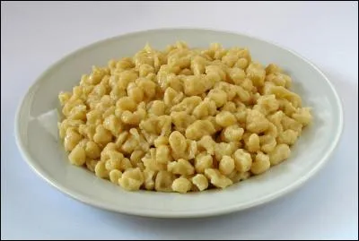 Les spätzle sont constitués d'œufs, d'eau et bien évidemment de...