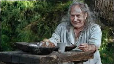 À quel âge le père de Perceval a-t-il réussi à déglutir convenablement ?