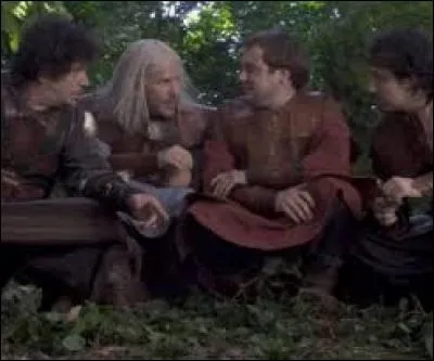 À la fin de l'épisode "Les pisteurs", selon Perceval et Karadoc, qui doivent-ils rechercher