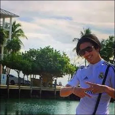 À quel joueur Moha fait-il référence dans "Genesis" quand il dit "bloqué tout comme..." ?