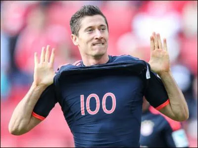 Combien de buts a inscrit Robert Lewandowski durant la saison 2015/2016 en Bundesliga ?