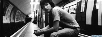 Qui est ce chanteur, qui chante "1973" en 2007 ?