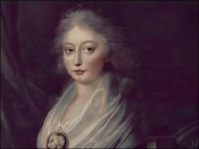 Quelle reine de France, fille de Louis XVI, était surnommée "Madame Royale" ?