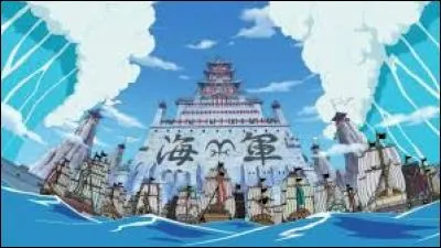 Pour la guerre au sommet combien de navires alliés Barbe Blanche fait-il venir du Nouveau Monde ?