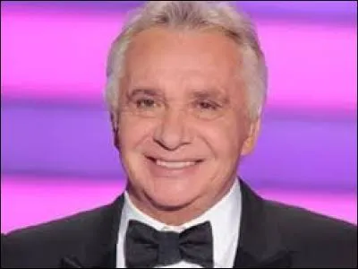 Quelles sont les initiales de ce chanteur et quelle proposition correspond à une personne ayant les mêmes ?