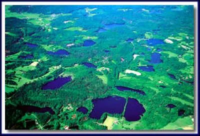 Quel est le Pays des Mille Lacs ?