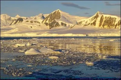 Laquelle de ces affirmations concernant le continent blanc est fausse ?