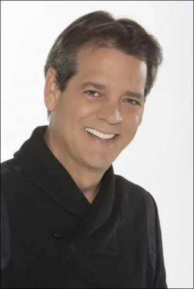 Comment s'appelle Carlos Garín ?