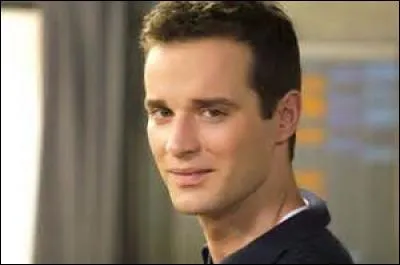 À qui le commandant Lamougie a-t-il succédé ?