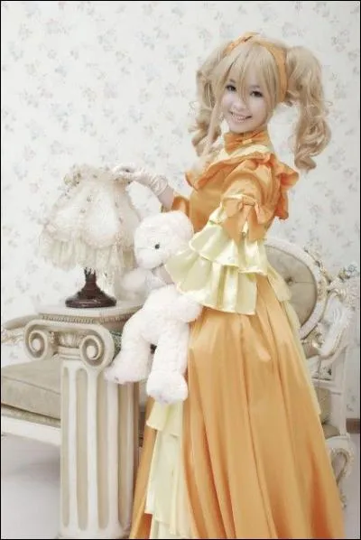 Qui est cette ravissante lady ?