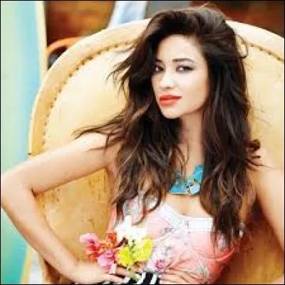 Avec qui est-elle sortie ?