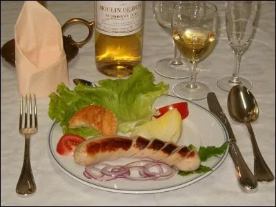 Quelle ville des Ardennes françaises est réputée pour son boudin blanc ?